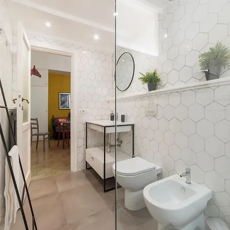 Guesthost - San Giovanni Laterano Cozy Flat * Roma