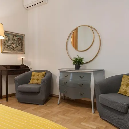 Guesthost - San Giovanni Laterano Cozy Flat Roma